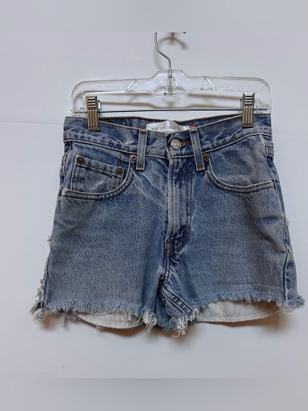 The Vintage Twin Levi’s Distressed Denim Frayed Light Wash Shorts Sz 00/0